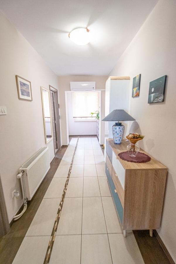 Two-Bedroom Apartment In Crikvenica Xcvii ภายนอก รูปภาพ